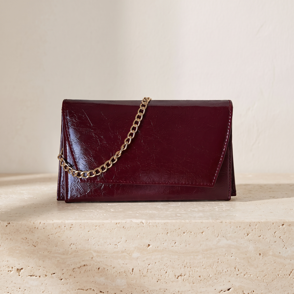 Astra bordo zarf clutch — travertin zeminde önden görünüm